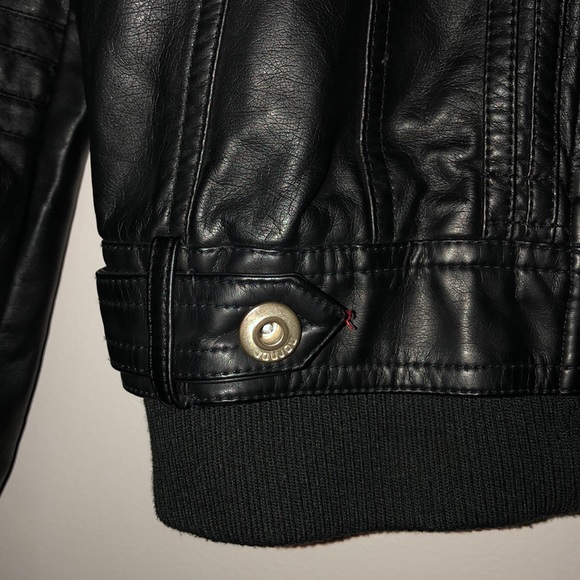 Leather jacket - Picture 2 of 6
